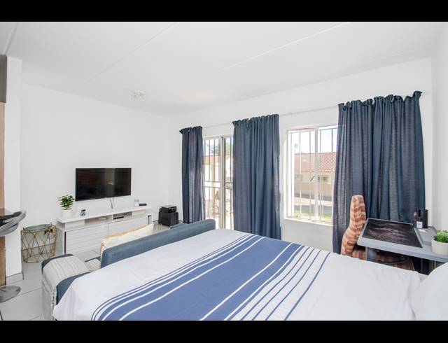 1 BEDROOM STUDIO APARTMENT TO LET IN NORTH RIDING AH